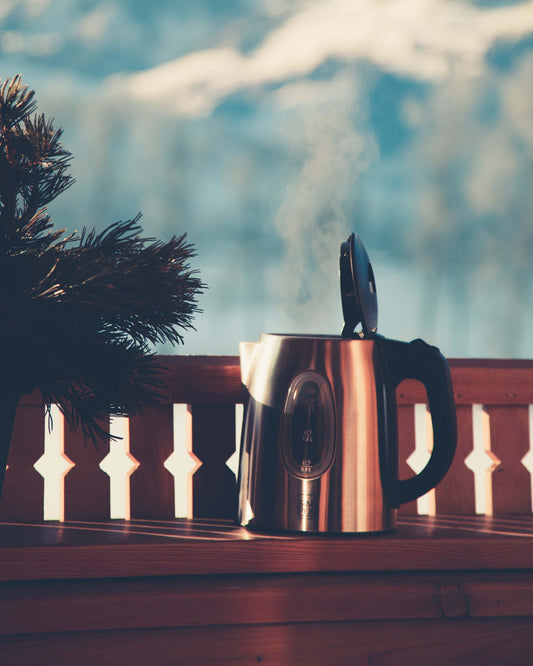 CAN I DRINK HOT WATER IN A COPPER BOTTLE? UNVEILING THE FACTS