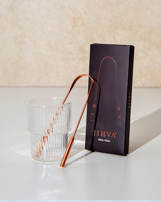 WHY YOU MUST USE A COPPER TONGUE SCRAPER